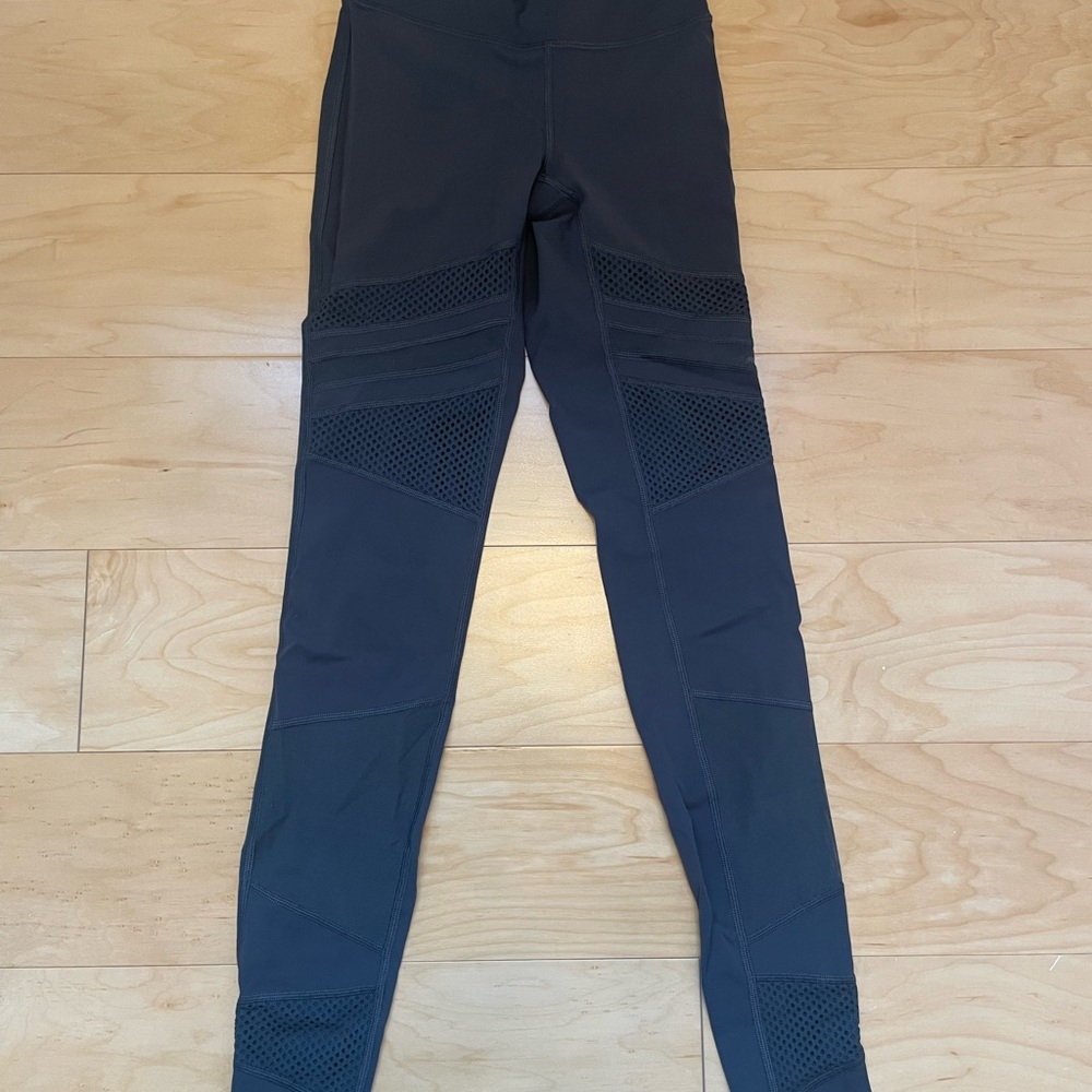 lululemon athletica gray mesh leggings